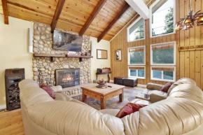 The Cozy Castle at Big Bear~Hot Tub~Games~Central Retreat~ Big Bear Lake